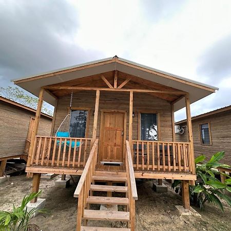 Bed and Breakfast Tuquil-Ha Ladyville Esterno foto