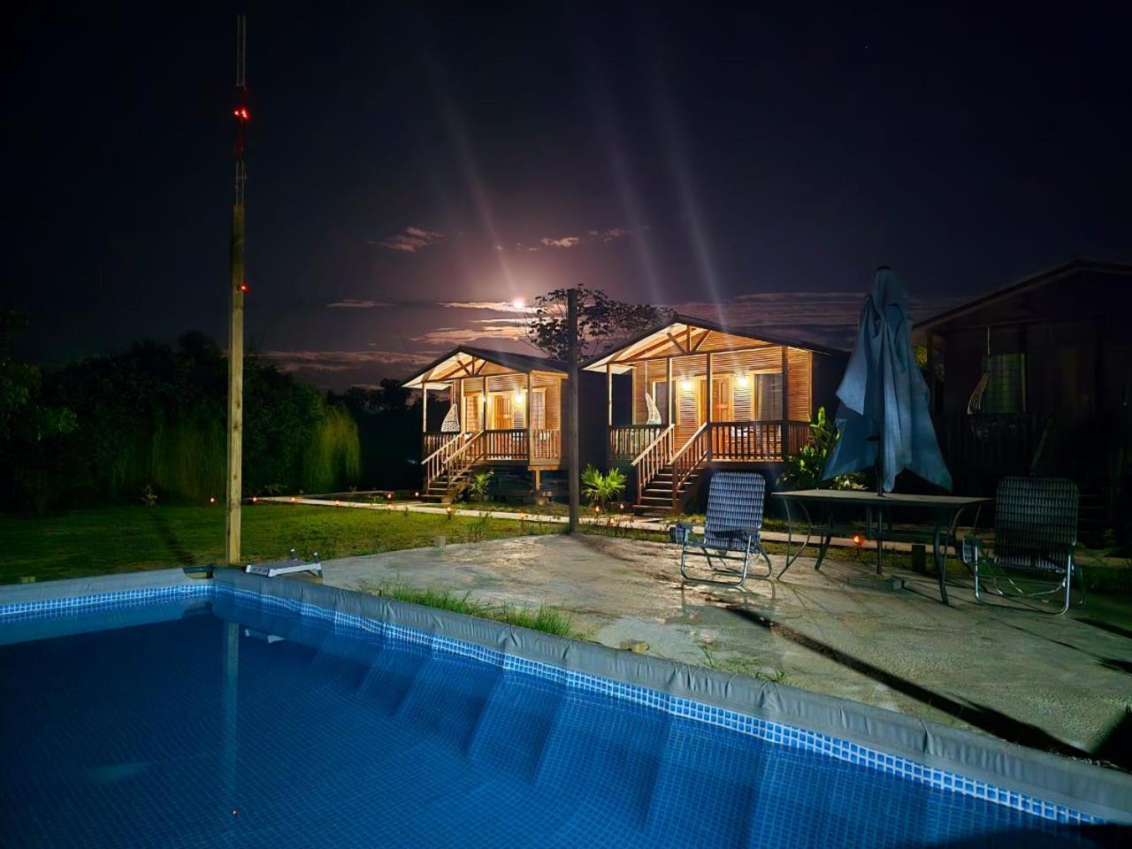 Bed and Breakfast Tuquil-Ha Ladyville Esterno foto