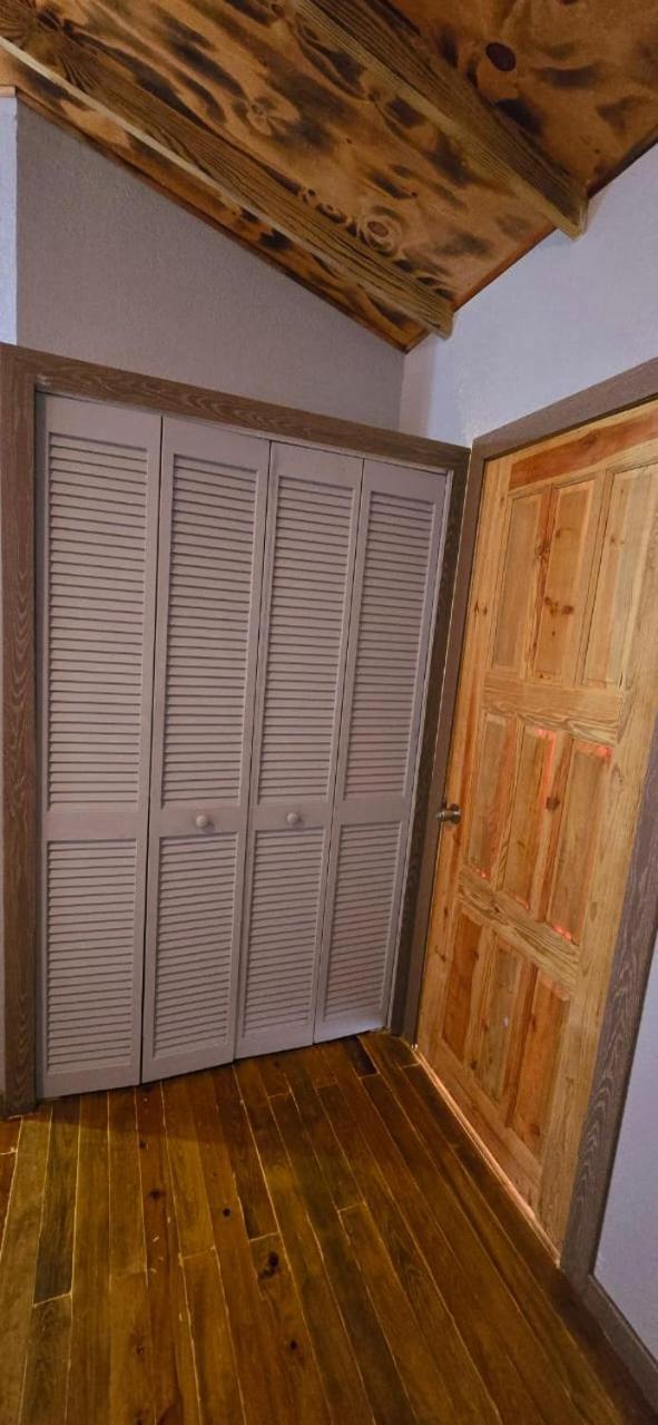 Bed and Breakfast Tuquil-Ha Ladyville Esterno foto
