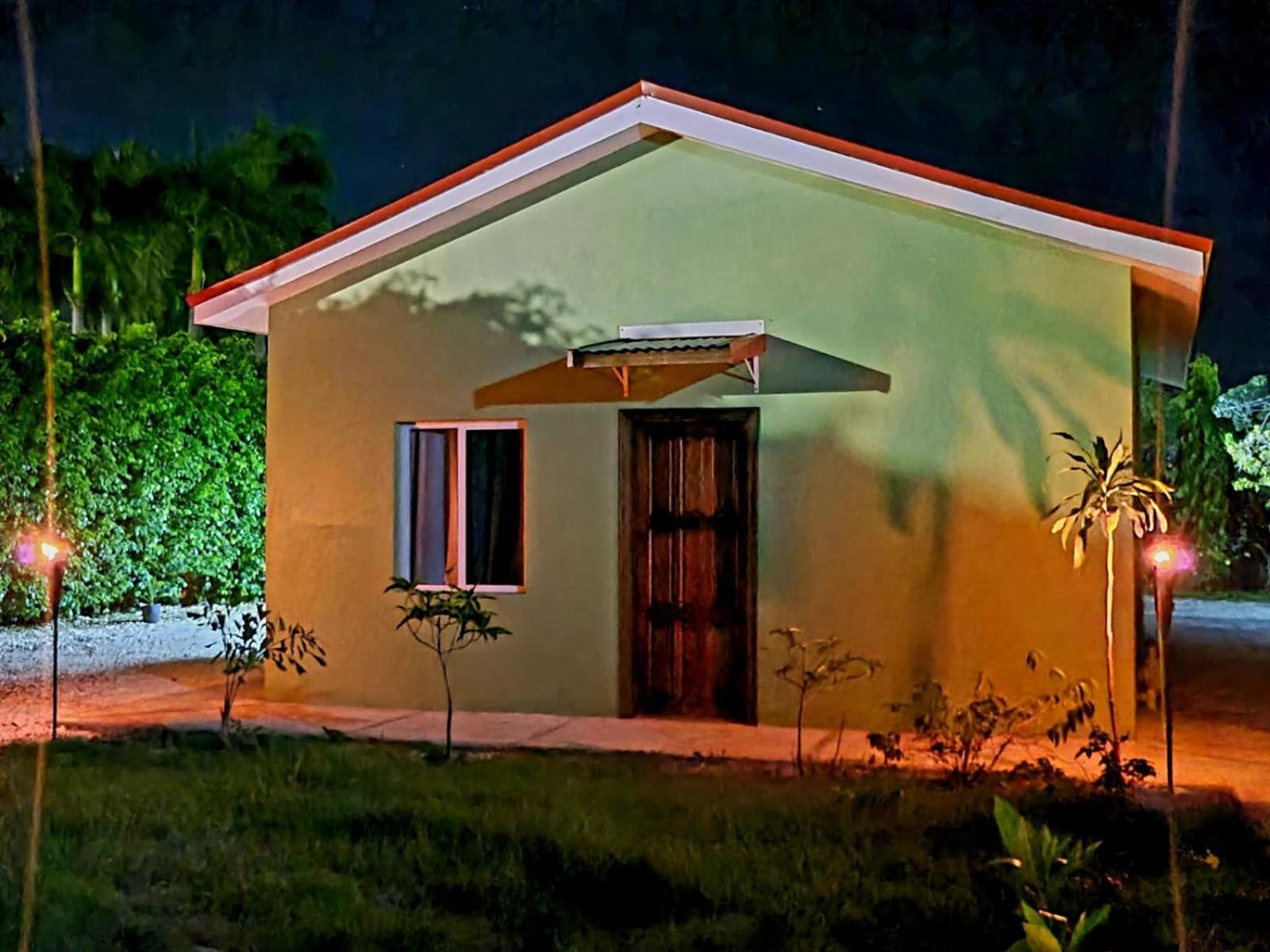 Bed and Breakfast Tuquil-Ha Ladyville Esterno foto